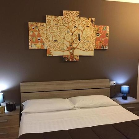 Hotel Ded 1 Parma Eksteriør bilde